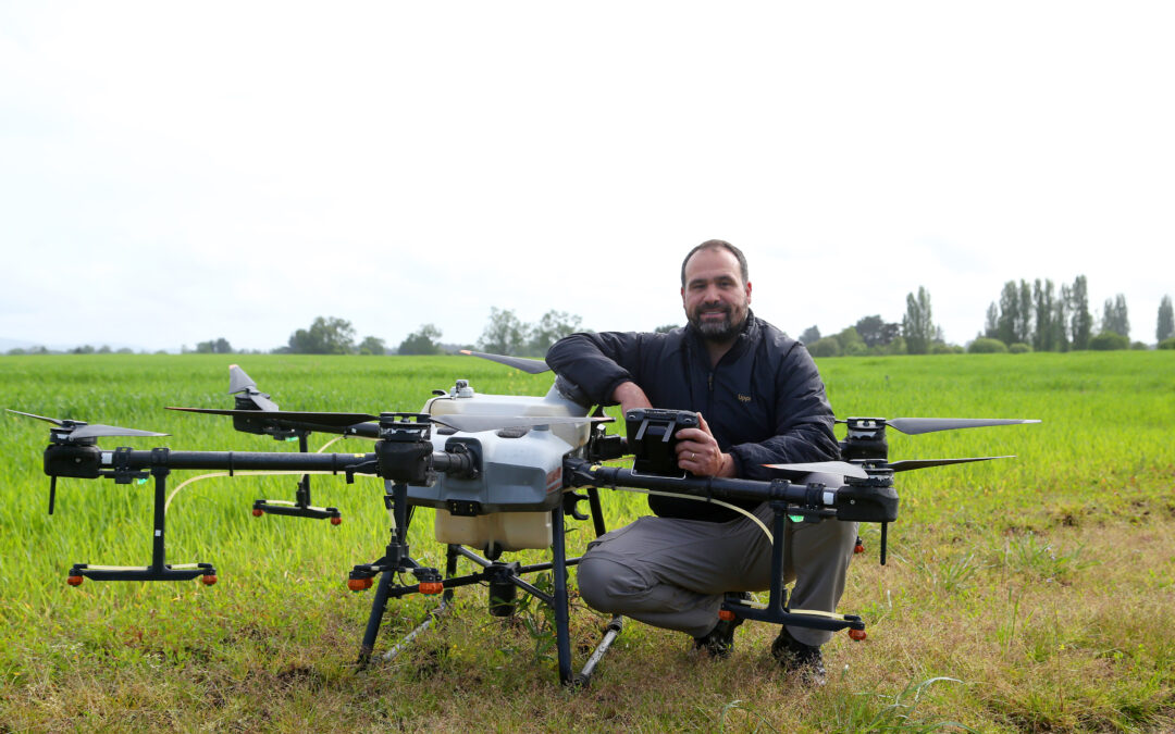 La historia del enfermero del SAMU que se transformó en operador de drones agrícolas
