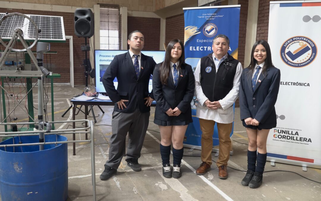 Estudiantes chilenos viajarán hasta Ecuador y Perú a representar al país en electrónica y robótica