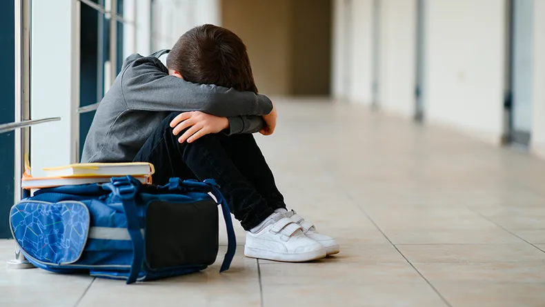 Violencia escolar: los cambios emocionales que todo padre o madre debe detectar y cómo frenar estos episodios