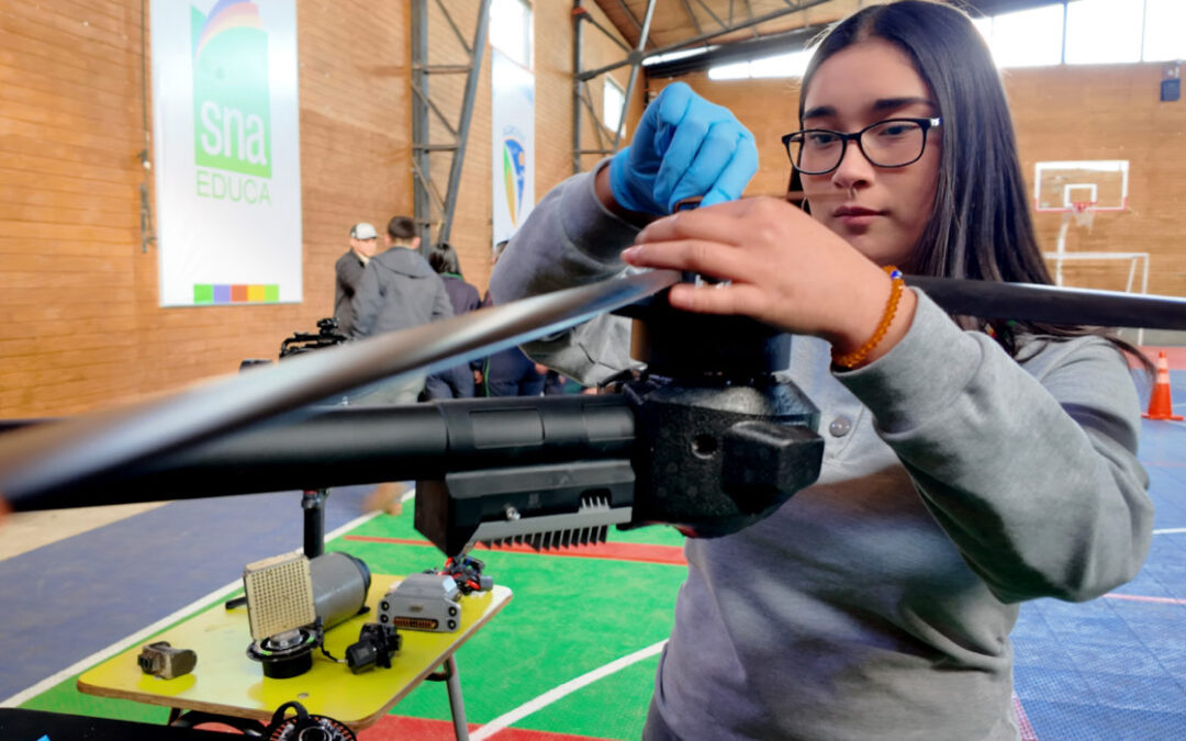 Inédita Maratón Educativa con drones agrícolas se desarrollará en diez colegios técnico-profesionales